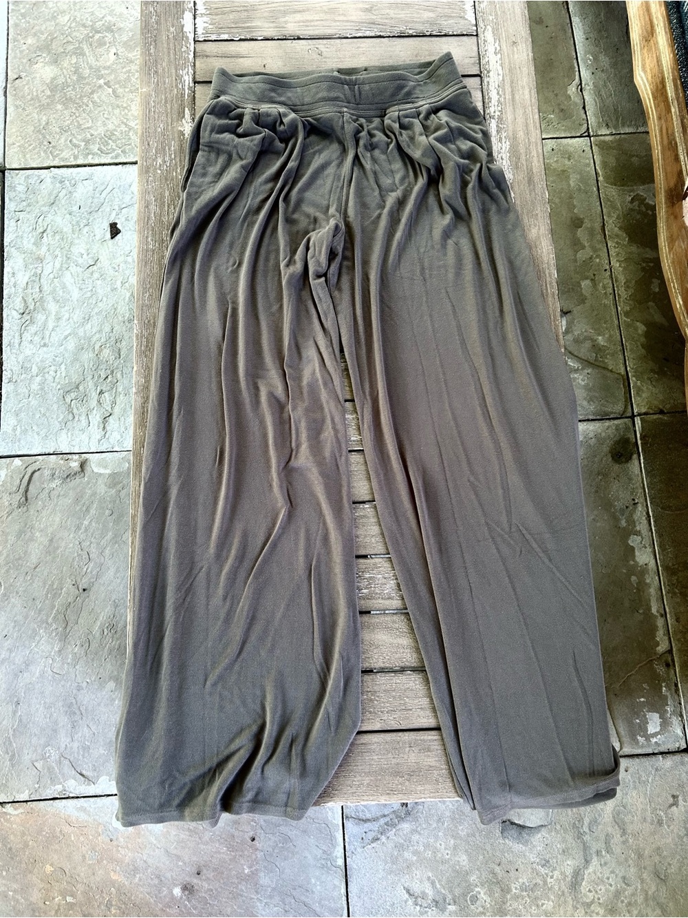 Flowy Wide-Leg Lounge Pants in Olive